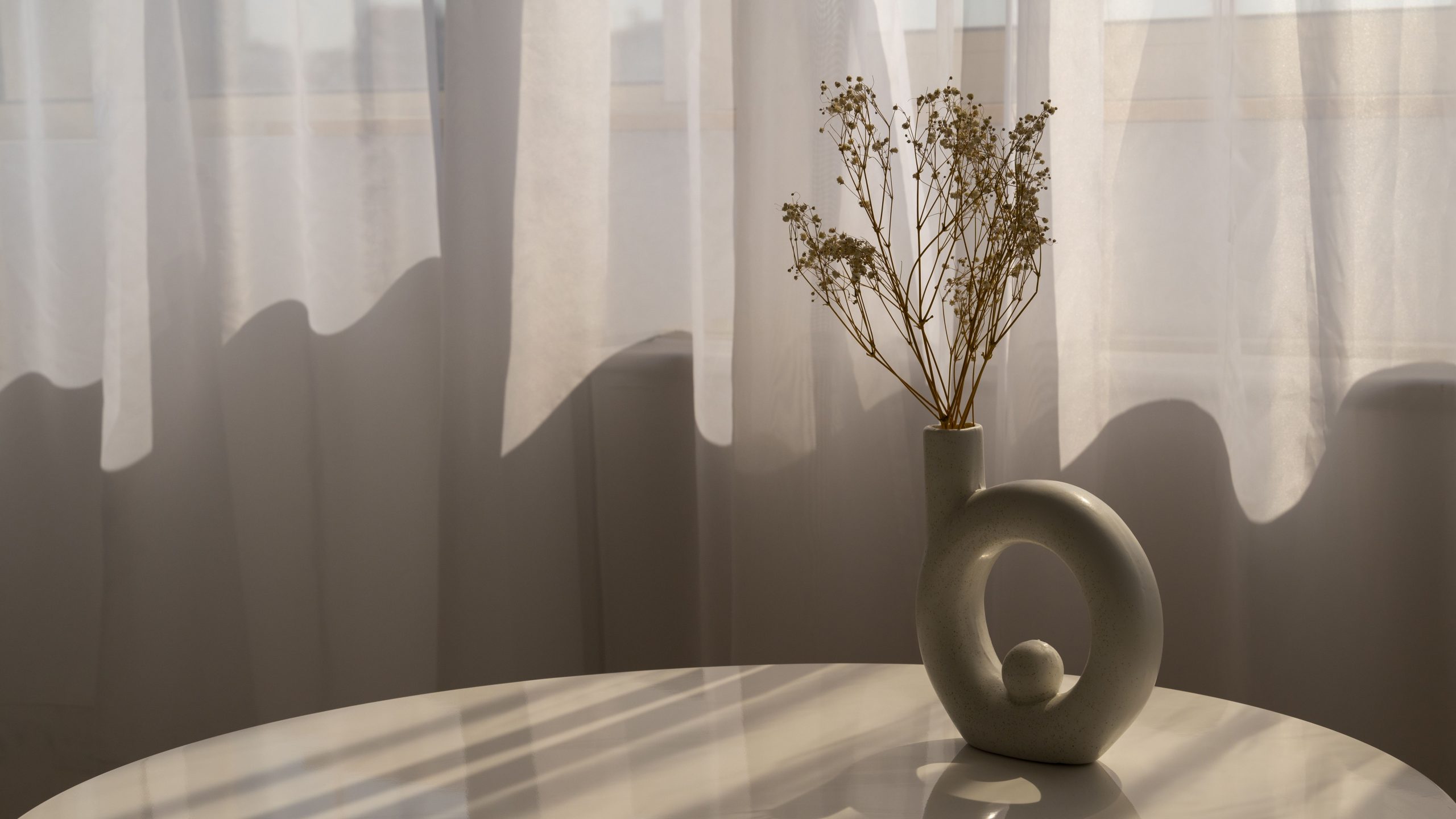 Минимализъм в ежедневните навици за яснота и лекота